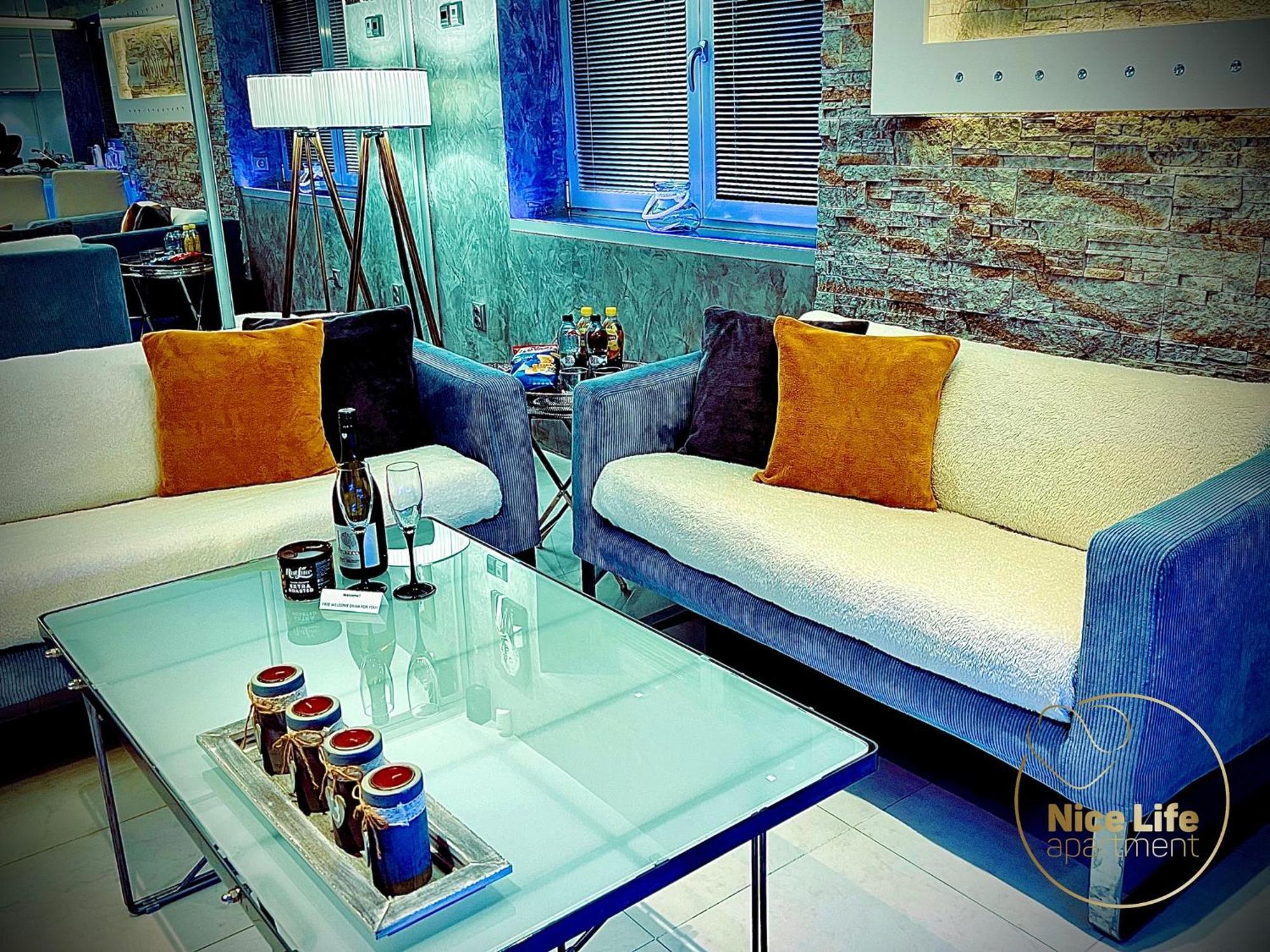 Nice Life - Luxury Apartment In The Old Town. Pressburg Exterior foto
